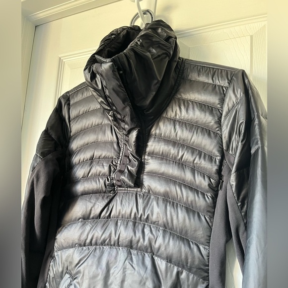 Women’s Lululemon Down For A Run Pullover II
Black | Size 4 - Picture 4 of 16